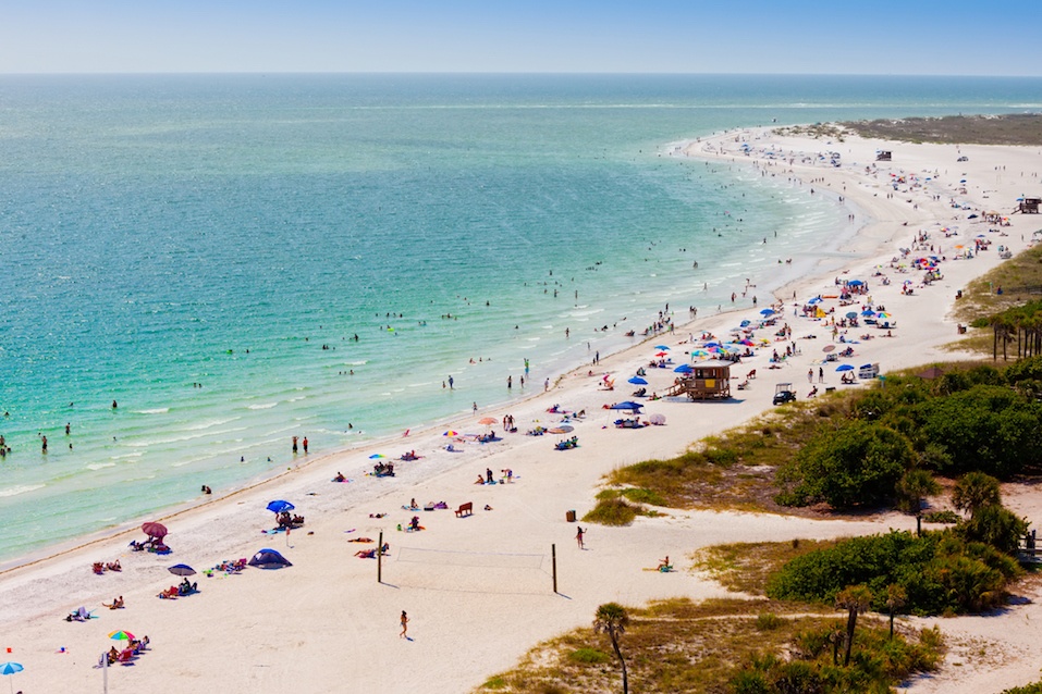 Foule d'été sur la plage du Lido, Siesta Key, Sarasota, en Floride