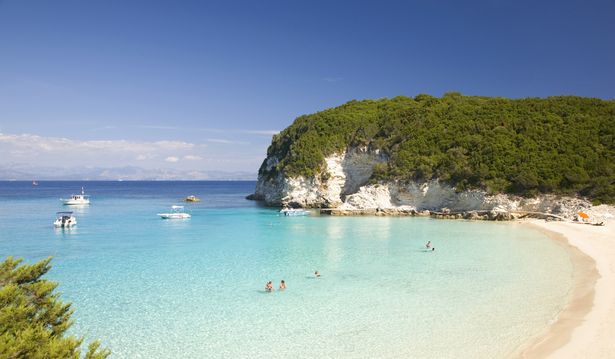 Vue sur les eaux turquoises de la baie de Vrika, Antipaxos, Paxos, Corfou