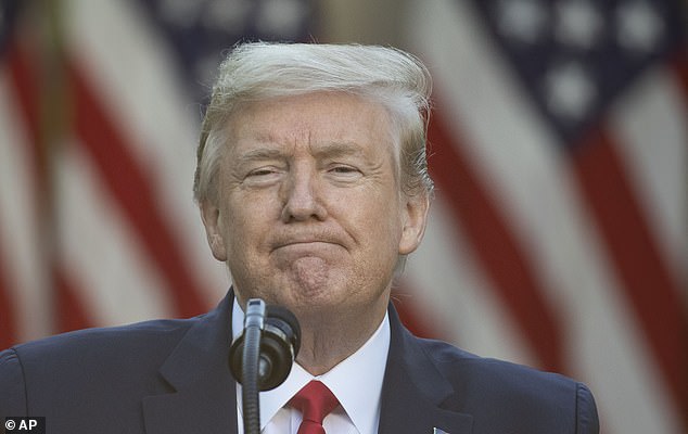 Q: Je souffre fréquemment d'attaques de panique. Comment recommanderiez-vous de les réduire, Dr Donald? DR DONALD dit: Personne ne comprend les attaques de panique mieux que moi. J'ai une formidable expérience