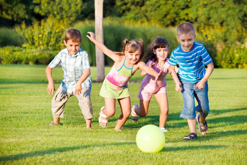 Gosses, jouer, dehors, à, a, balle